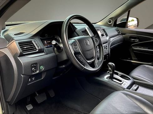 Used 2017 Honda Ridgeline RTL image 18