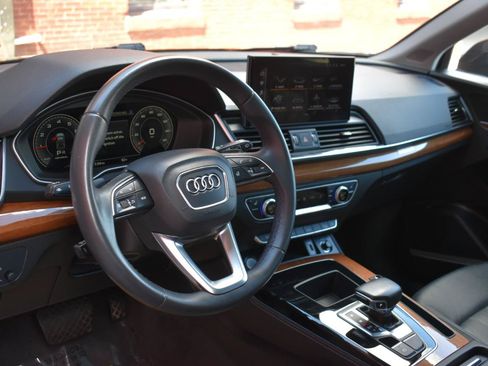 Used 2021 Audi Q5 2.0T Premium Plus w/ Premium Plus Package AWD/4WD image 11