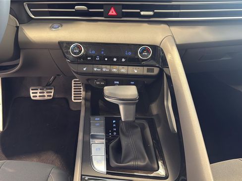 Used 2026 Hyundai Elantra SEL Sport FWD image 24