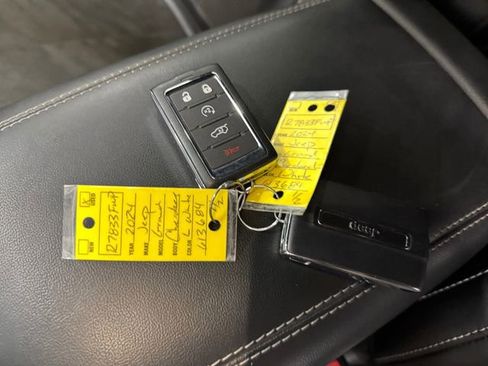 Used 2024 Jeep Grand Cherokee L Altitude image 31