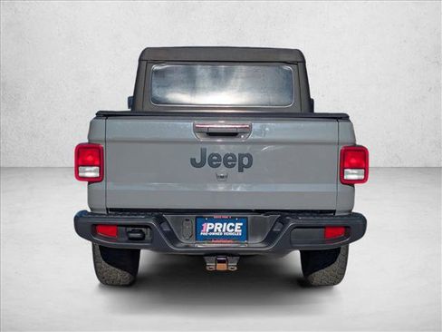 Used 2021 Jeep Gladiator Sport image 7