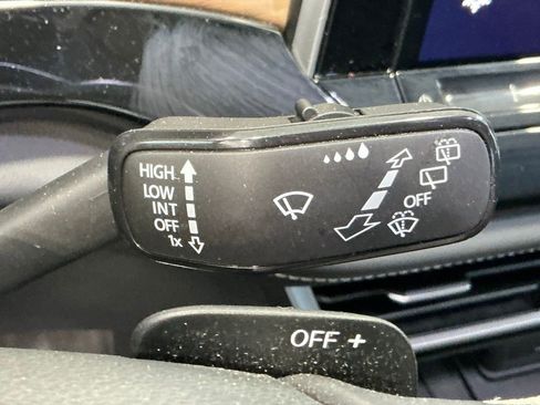 Used 2025 Volkswagen Atlas SE FWD image 61