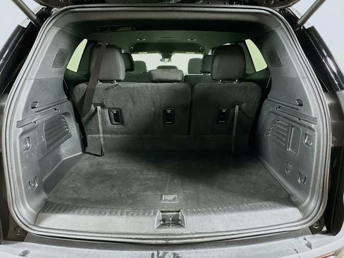 Used 2025 GMC Acadia Elevation FWD image 30