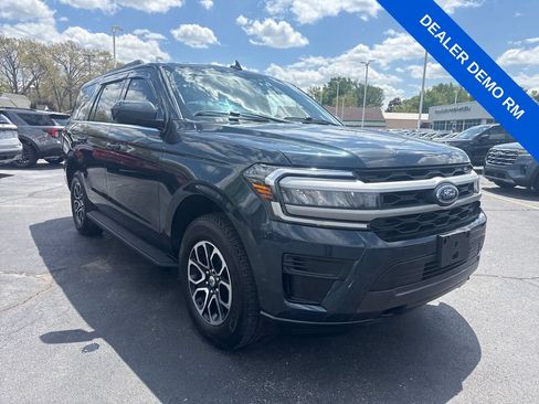 Used 2023 Ford Expedition XLT AWD/4WD image 4