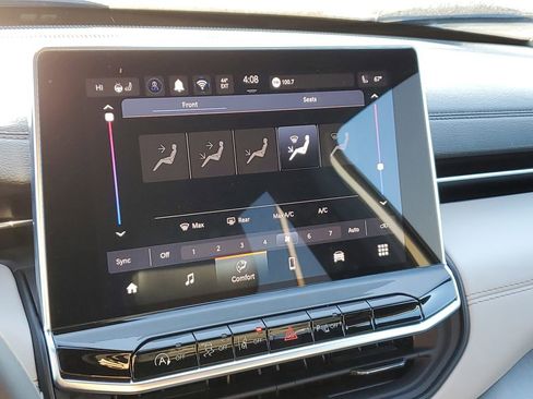 Used 2025 Jeep Compass Limited image 15