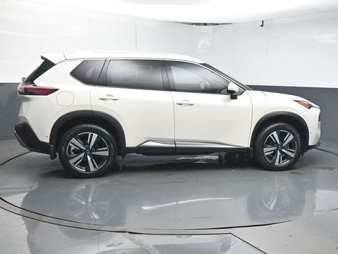 Used 2021 Nissan Rogue Platinum image 8