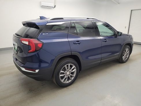 Used 2022 GMC Terrain SLT w/ Infotainment Package II AWD/4WD image 10