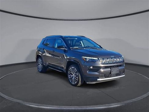 Used 2022 Jeep Compass Limited w/ Elite Group image 2