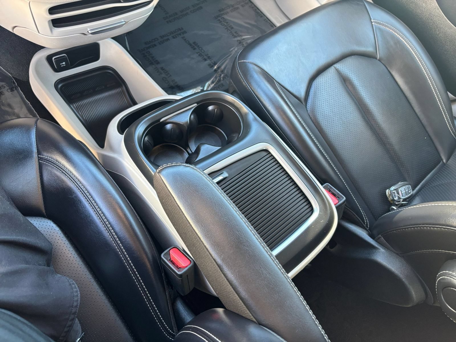 Used 2023 Chrysler Pacifica Touring-L FWD image 45