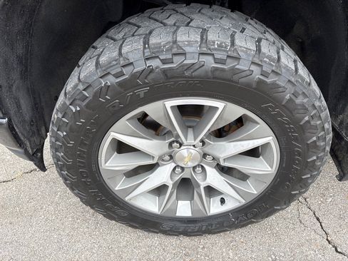 Used 2019 Chevrolet Silverado 1500 High Country w/ Safety Package II image 9