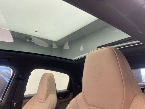 Certified 2025 Porsche Cayenne E-Hybrid Coupe image 15