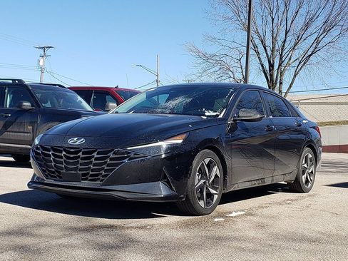 Used 2021 Hyundai Elantra Limited image 1