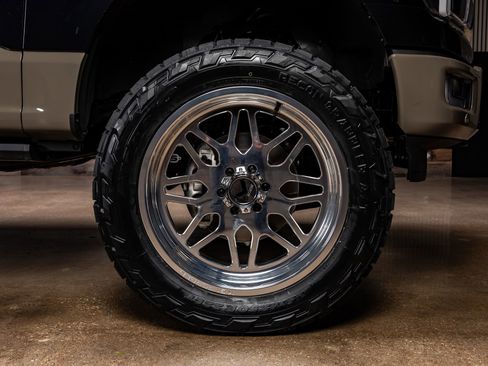 Used 2025 Ford F150 King Ranch w/ FX4 Off-Road Package image 12