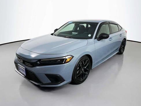 Used 2023 Honda Civic Sport image 3