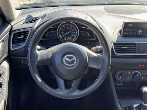 Used 2015 MAZDA MAZDA3 i SV FWD image 10