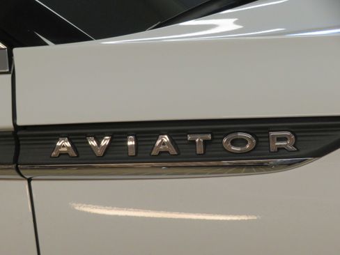 Used 2020 Lincoln Aviator Reserve w/ Equipment Group 202A image 62