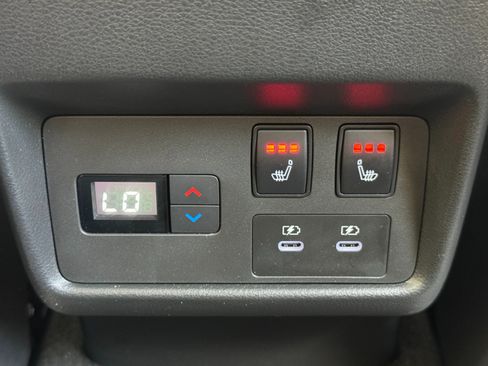 Used 2025 Nissan Rogue Platinum w/ Platinum Premium Package FWD image 30