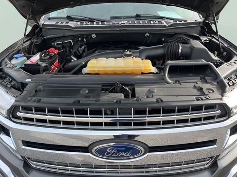 Used 2018 Ford F150 XLT w/ Equipment Group 302A Luxury AWD/4WD image 23