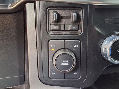 Used 2023 Ford F150 Lariat w/ Equipment Group 502A High image 31