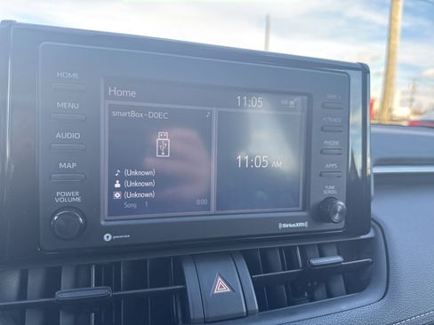 Used 2021 Toyota RAV4 XLE image 11