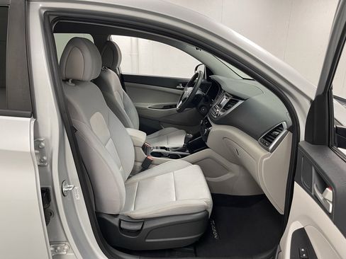 Used 2018 Hyundai Tucson SE image 10