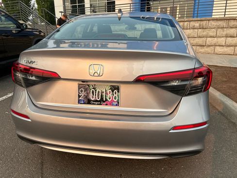 Used 2023 Honda Civic LX image 7