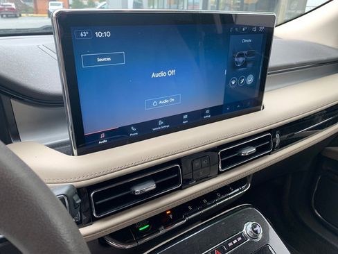 Used 2022 Lincoln Nautilus AWD image 27