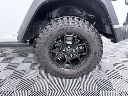 Used 2024 Jeep Wrangler Willys image 29