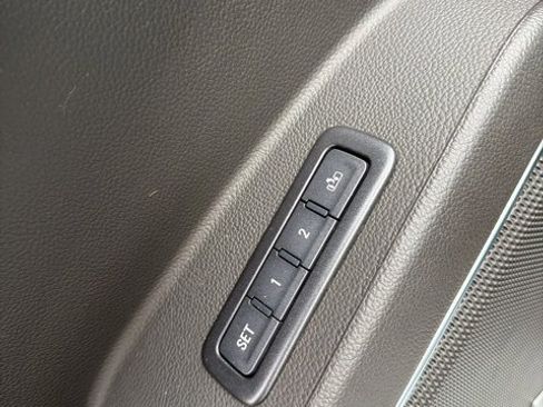 Used 2018 Chevrolet Suburban LT w/ Luxury Package image 23