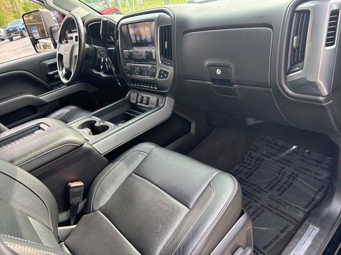 Used 2017 Chevrolet Silverado 2500 LTZ w/ Duramax Plus Package AWD/4WD image 31