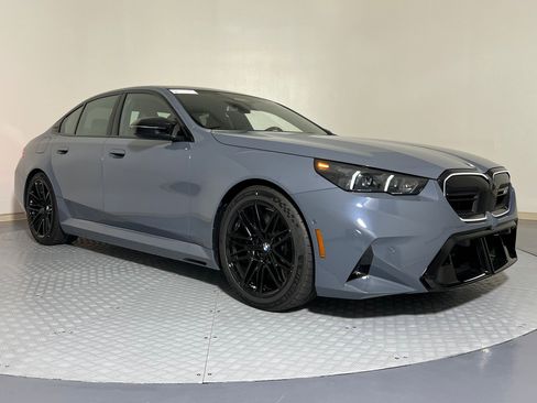 New 2026 BMW M5 w/ Executive Package image 7