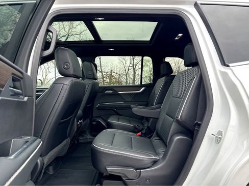 New 2026 GMC Acadia Denali w/ Super Cruise Package AWD/4WD image 8