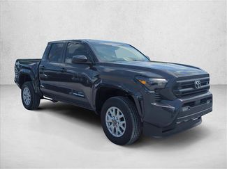 Used 2025 Toyota Tacoma SR5 RWD video 3