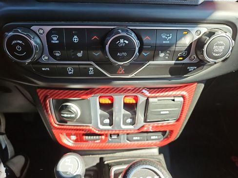 Used 2019 Jeep Wrangler Rubicon AWD/4WD image 27