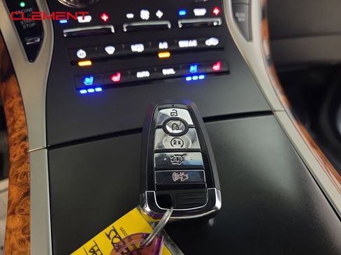 Used 2020 Lincoln Nautilus Reserve image 24