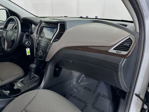 Used 2017 Hyundai Santa Fe SE image 33