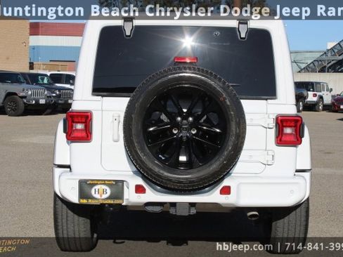 Used 2021 Jeep Wrangler Unlimited Sahara image 4