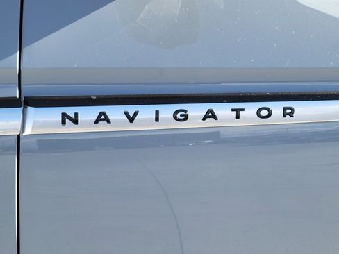 New 2025 Lincoln Navigator Reserve image 12