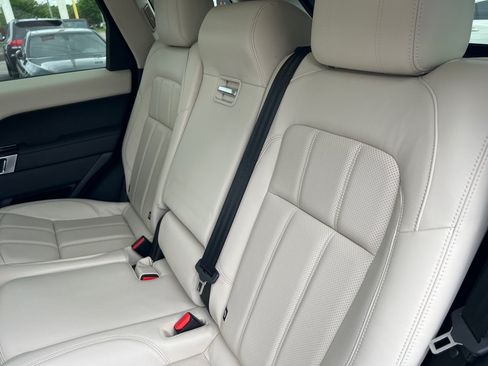 Used 2019 Land Rover Range Rover Sport HSE AWD/4WD image 25
