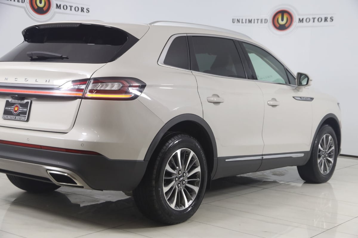 Used 2023 Lincoln Nautilus Reserve AWD/4WD image 42
