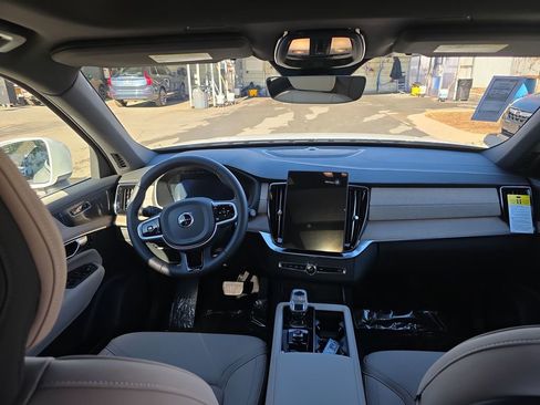 New 2026 Volvo XC90 B6 Plus w/ Protection Package Premier image 17