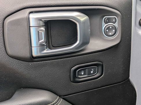 Used 2023 Jeep Wrangler Unlimited Sahara w/ Dual Top Group AWD/4WD image 11