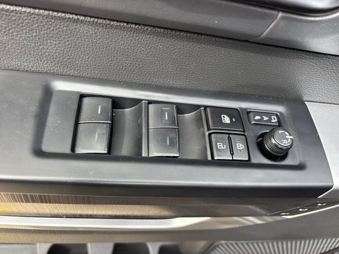 Used 2024 Toyota Tundra Platinum AWD/4WD image 22