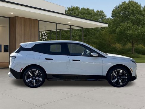 Used 2025 BMW iX xDrive50 image 8