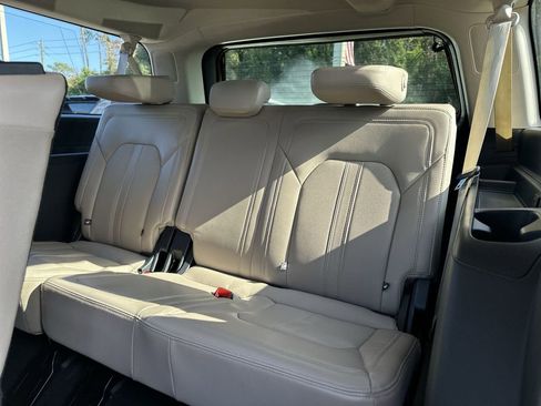 Used 2024 Ford Expedition Max Limited image 28