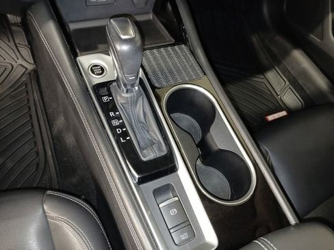 Used 2020 Nissan Altima 2.0 Platinum FWD image 18