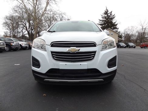 Used 2016 Chevrolet Trax LT w/ LT Sun and Sound Package image 3