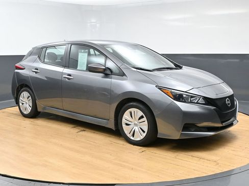 Used 2023 Nissan Leaf S FWD image 3