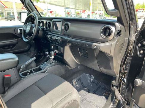 Used 2023 Jeep Wrangler Sport AWD/4WD image 33