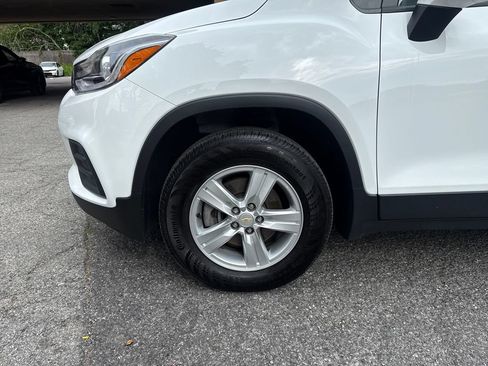 Used 2022 Chevrolet Trax LT w/ LT Convenience Package AWD/4WD image 5